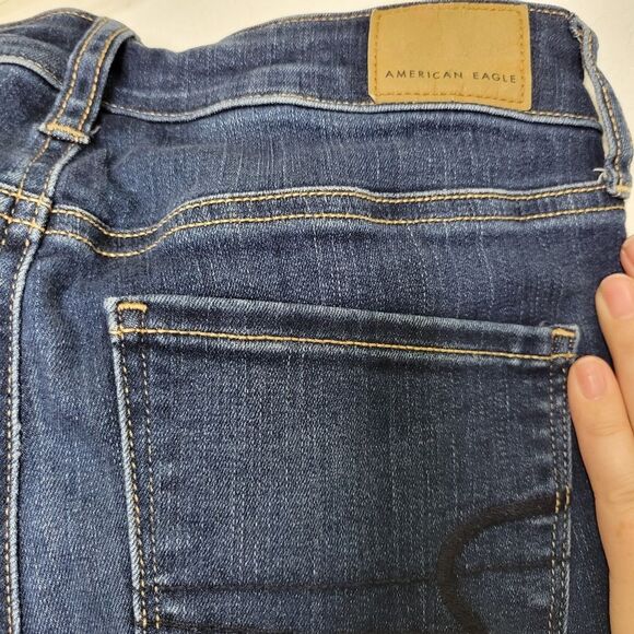 American Eagle Size 2 Dark Wash High Rise Cropped Distressed Raw Hem Jeggings - Picture 10 of 10